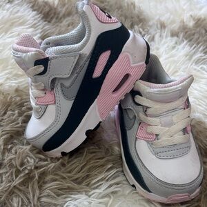 Nike Youth Athletic Sneakers in White, Black and Rose